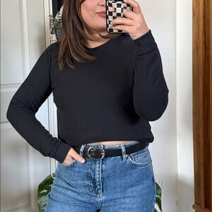 ZOE KARSSEN Crew Pullover Sweatshirt. S‎ run big